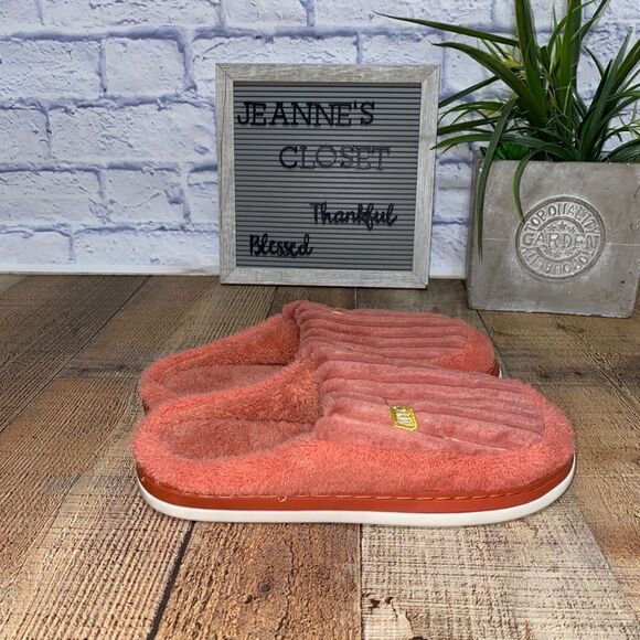 Plush slippers  - Picture 2 of 11